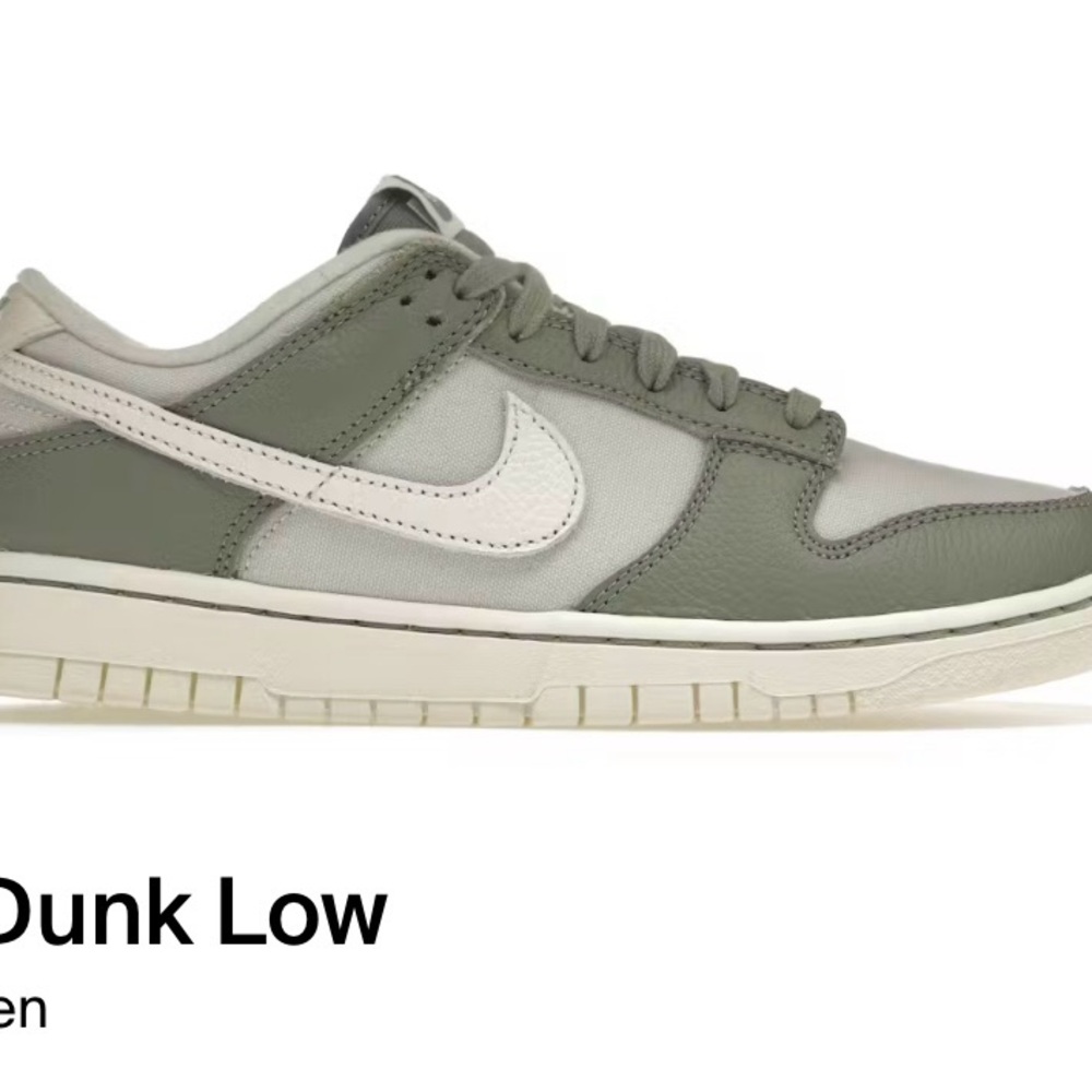 NIKE Dunk Low  Mica Green  sz 8.5 NIB